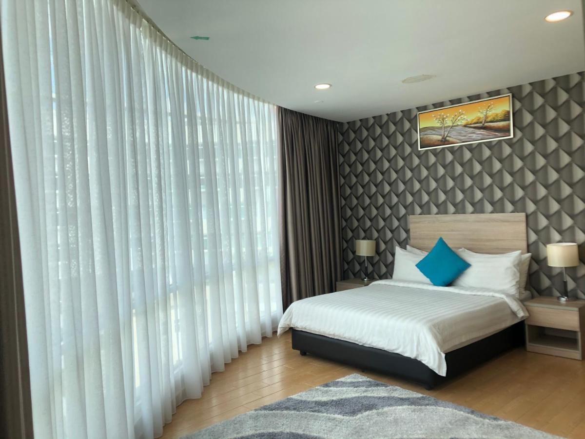 D Gateway Perdana Hotel Bangi Bagian luar foto